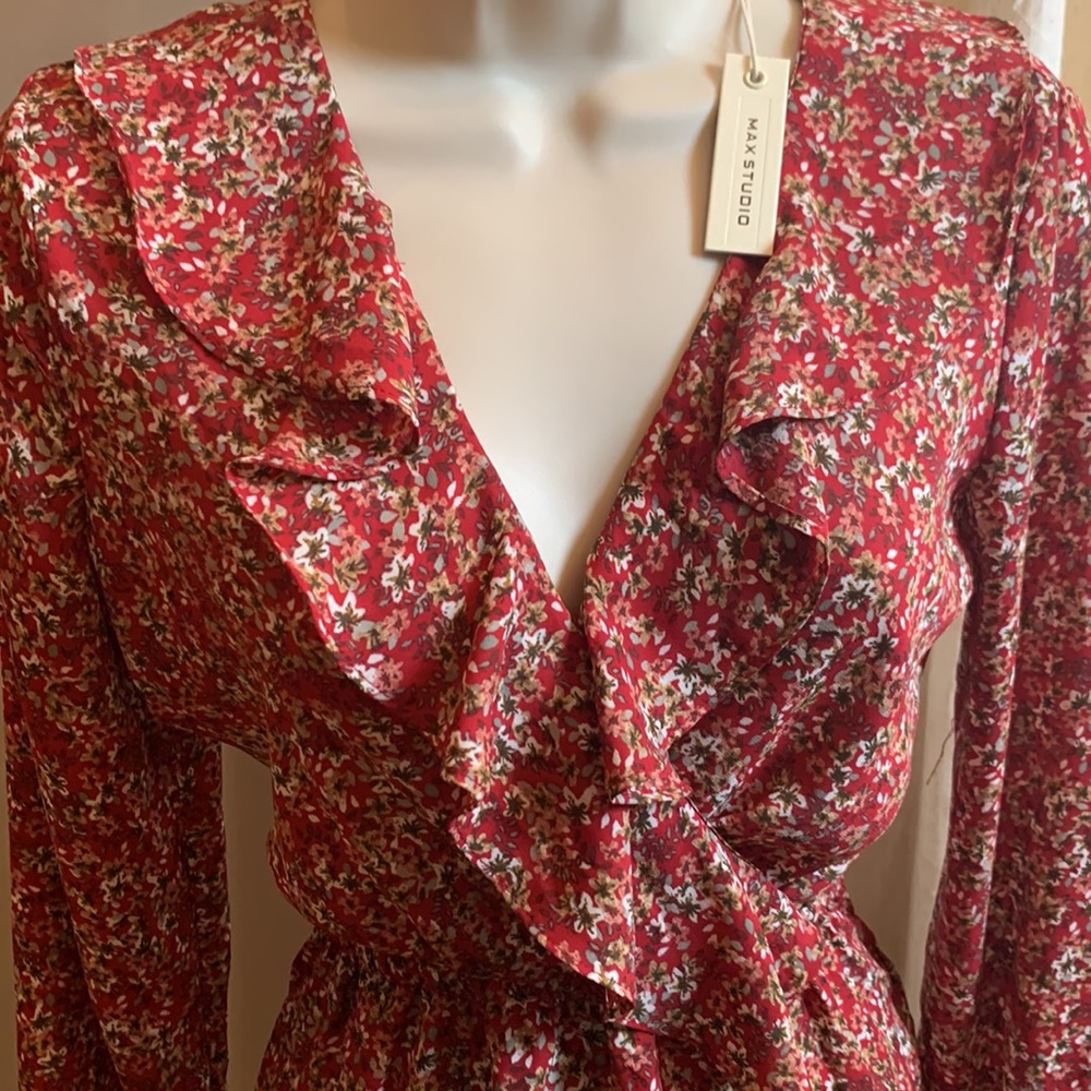 Max Studio Ruffle Floral Blouse - Picture 4 of 5